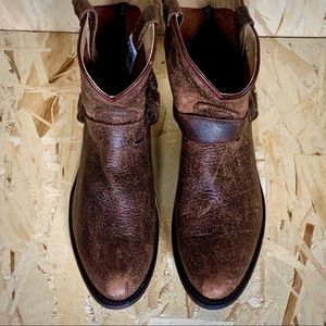 🚫⭐️SOLD🚫⭐️ FRYE | DISTRESSED | SHORT BOOTS | BROWN | 9 1/2